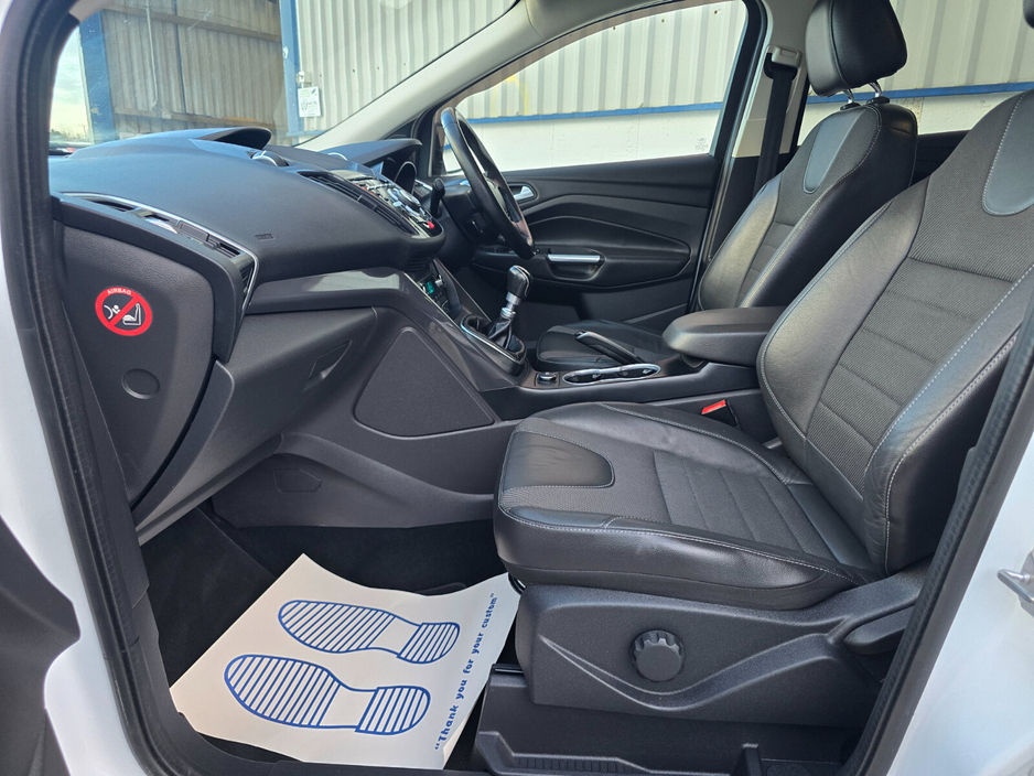 2015 Ford Kuga 2.0TDCI 150PS Titanium €8,995