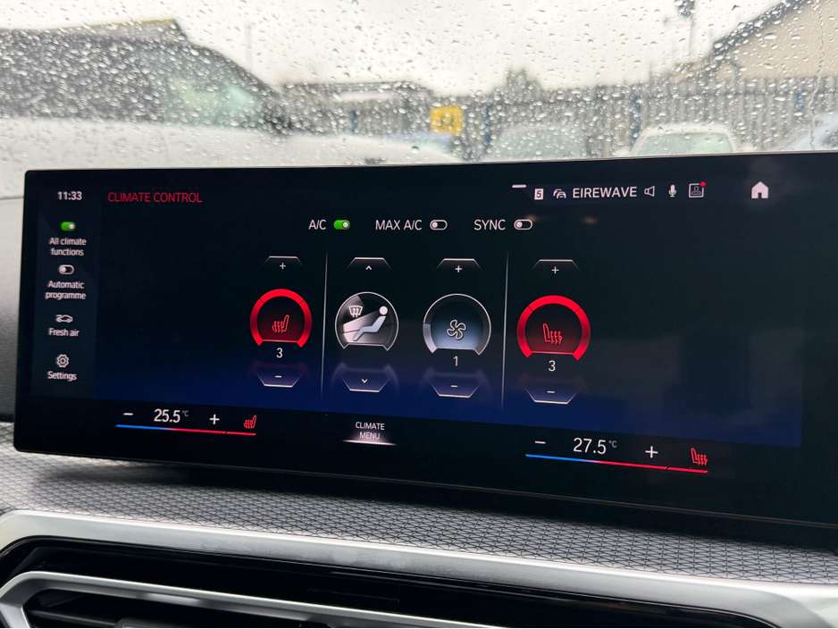 2023 BMW 3 Series - image 29