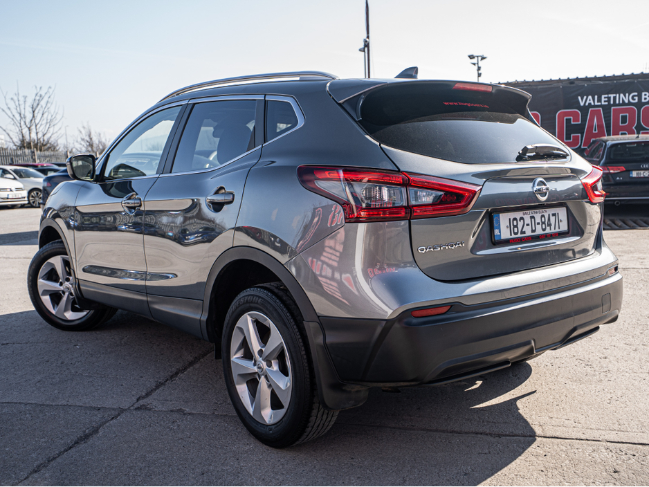 2018 Nissan Qashqai - image 4