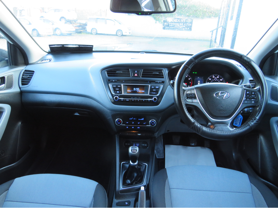 2015 Hyundai i20 - image 8