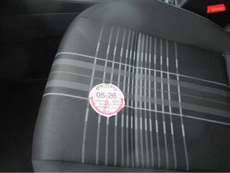 2016 Volkswagen Golf - image 11