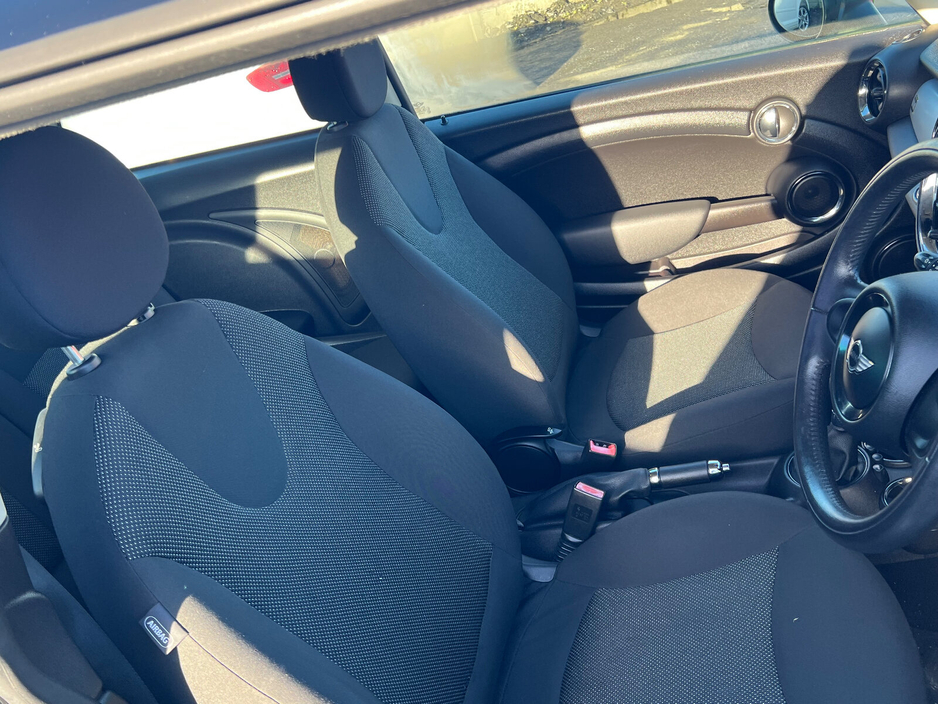 2013 MINI Hatch  €8,950