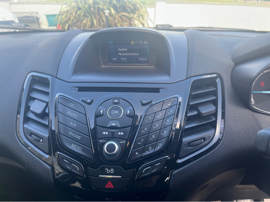 2017 Ford Fiesta - image 10