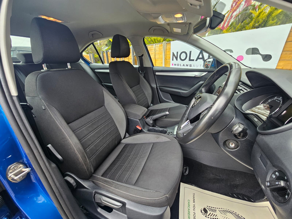 2020 Skoda Octavia - image 16