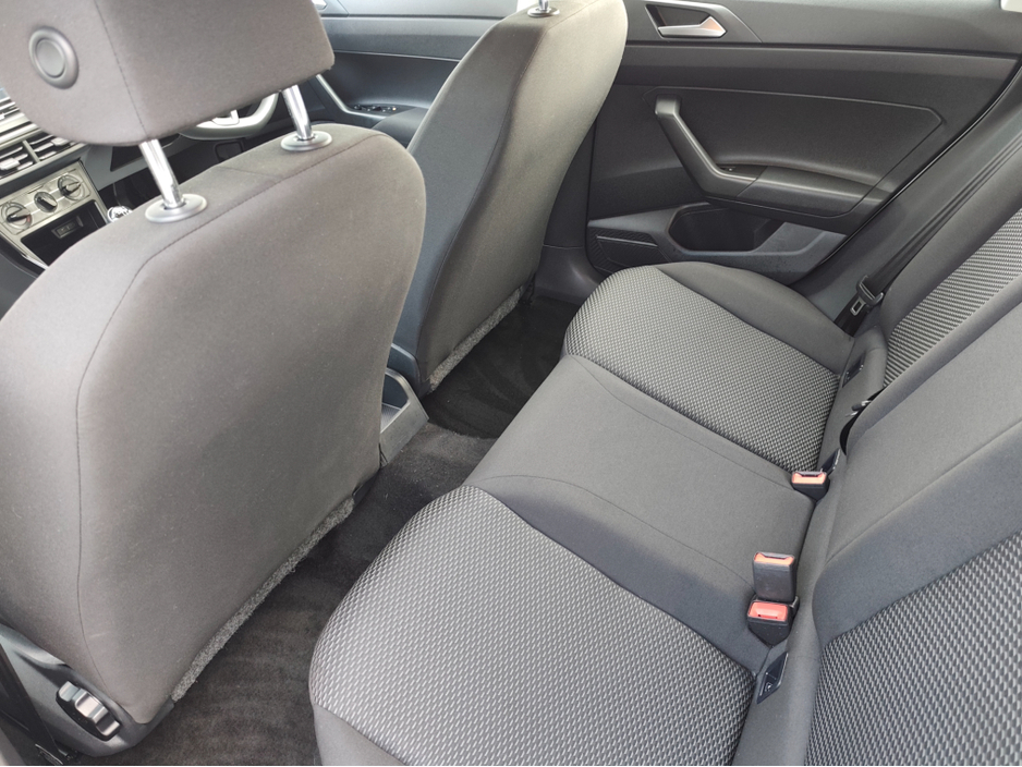 2021 Volkswagen Polo - image 11