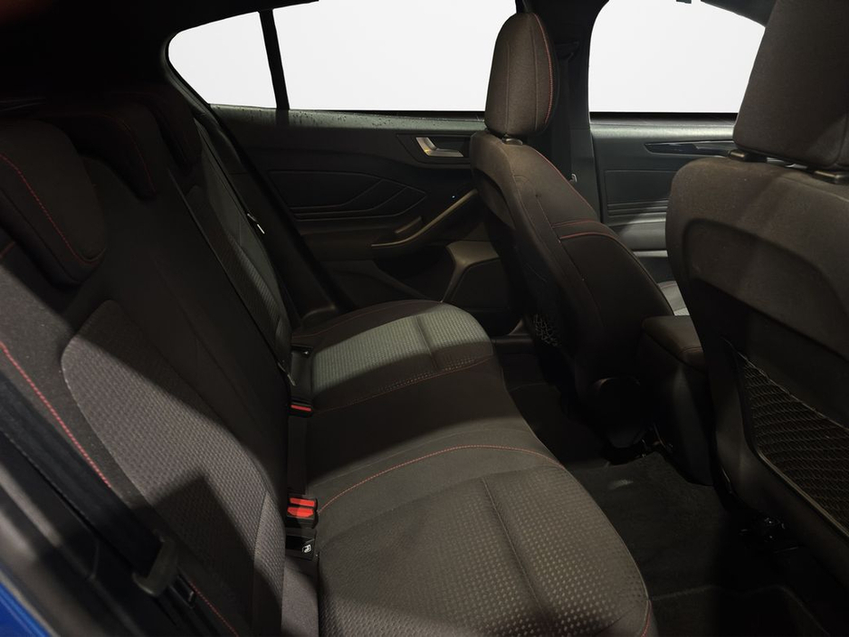 2021 Ford Focus "Compact, classy and ridiculously easy to love" €23,888