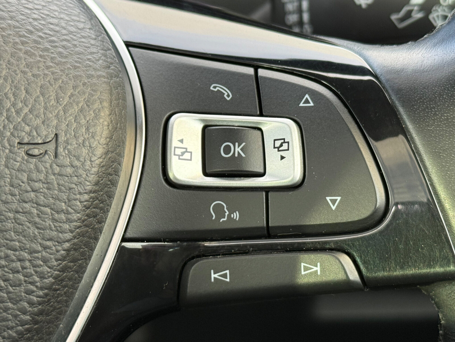 2017 Volkswagen Tiguan - image 22