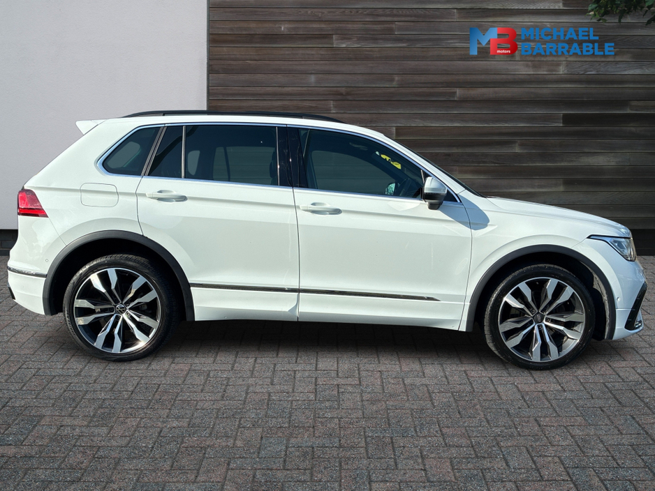 2023 Volkswagen Tiguan - image 4