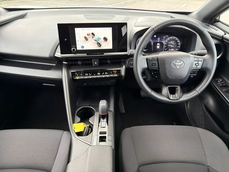 2025 Toyota C-HR SPORT PLUS SIDESTEPS & EXTRAS // HEATED SEATS // APPLE CARPLAY/ANDROID AUTO // SIDE STEPS // WIND DEFLECTORS // FULL WARRANTY €37,945