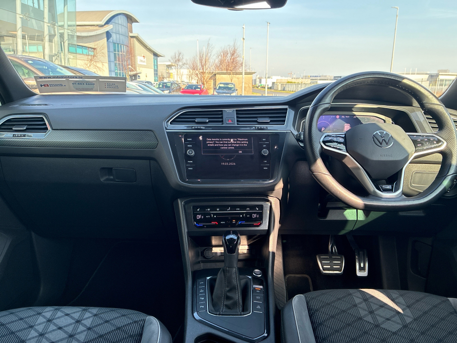 2023 Volkswagen Tiguan - image 8