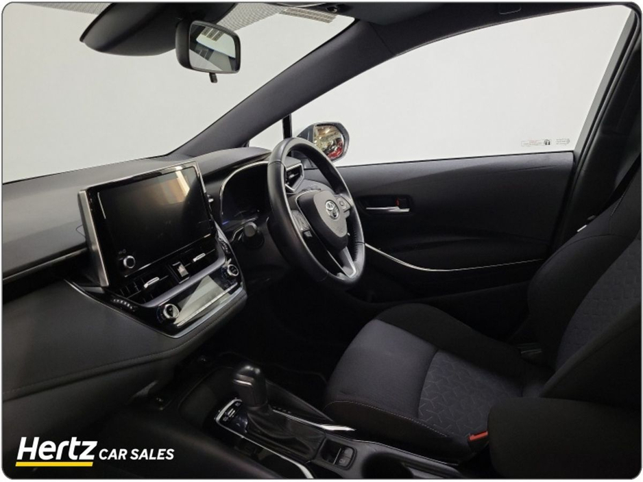 2023 Toyota Corolla - image 4