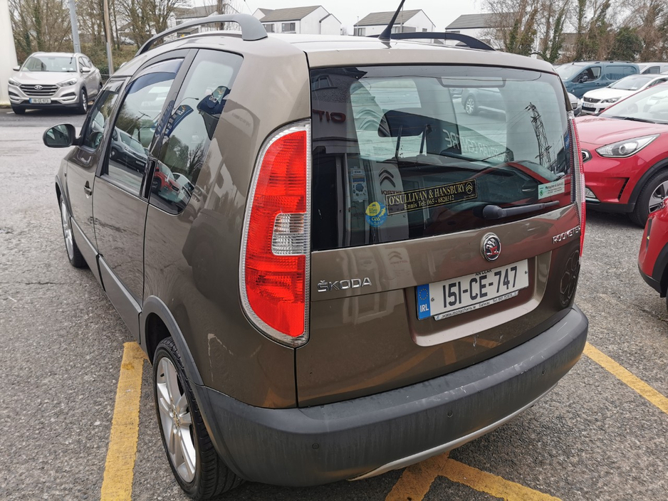 2015 Skoda Roomster - image 10
