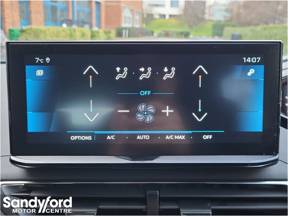 2023 Peugeot 3008 1.2 PureTech ALLURE*FSH* €31,950