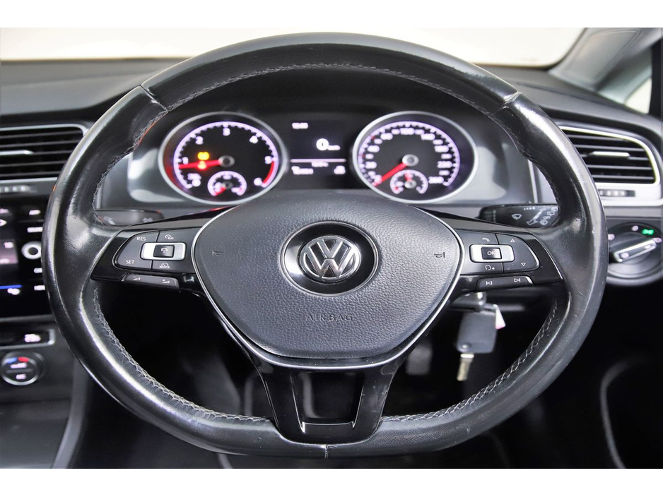 2017 Volkswagen Golf - image 13