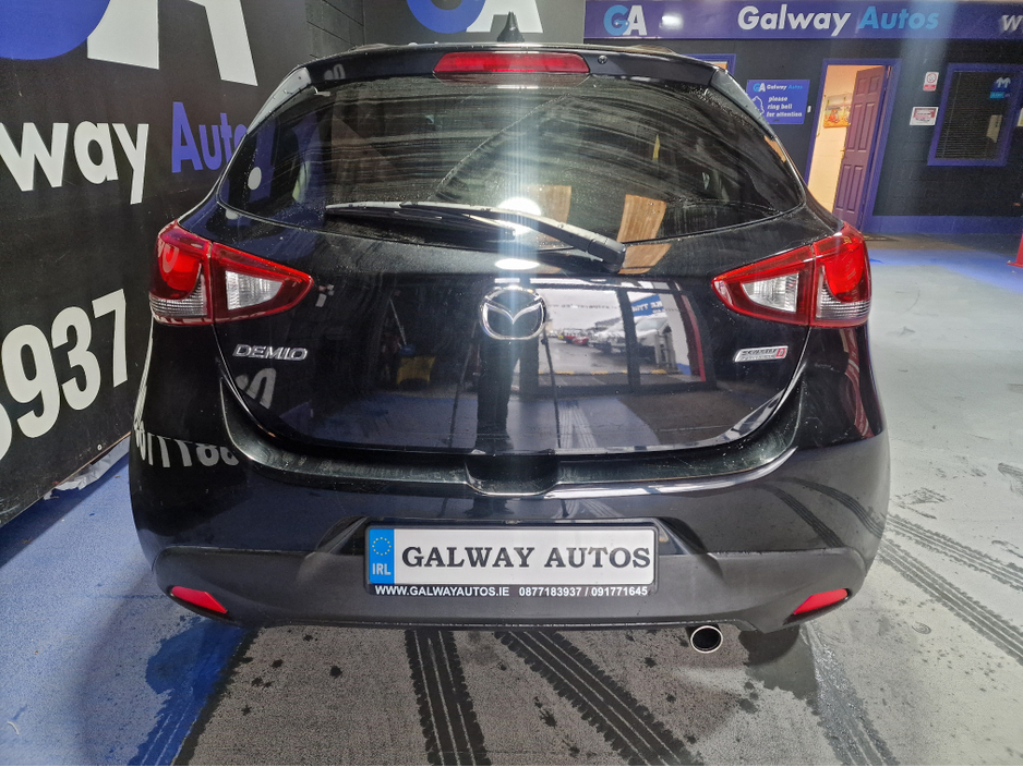 2017 Mazda Mazda2 - image 8