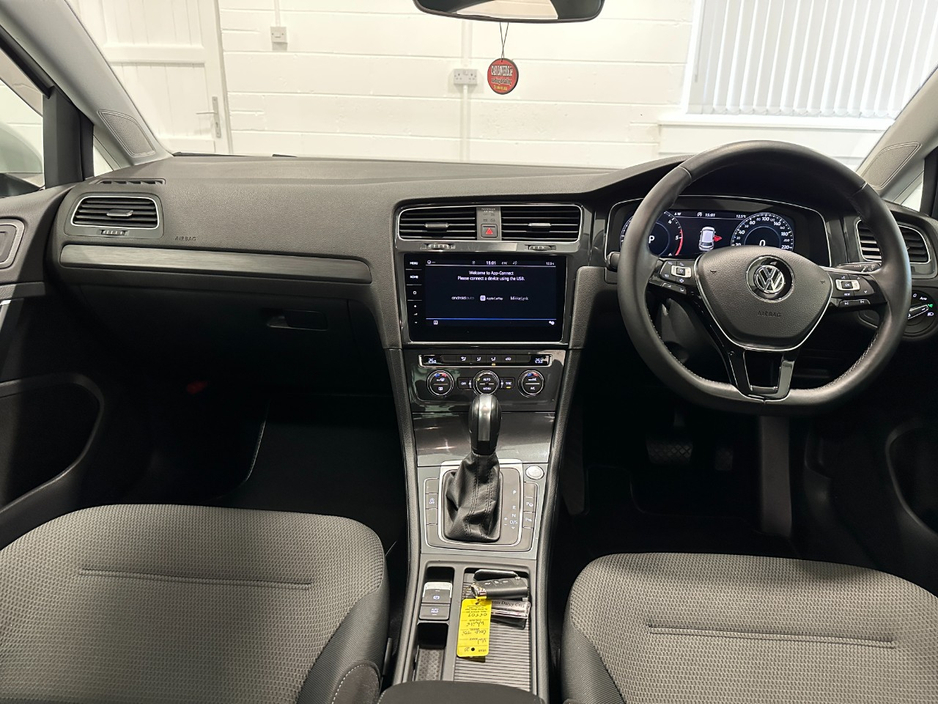 2020 Volkswagen Golf - image 35