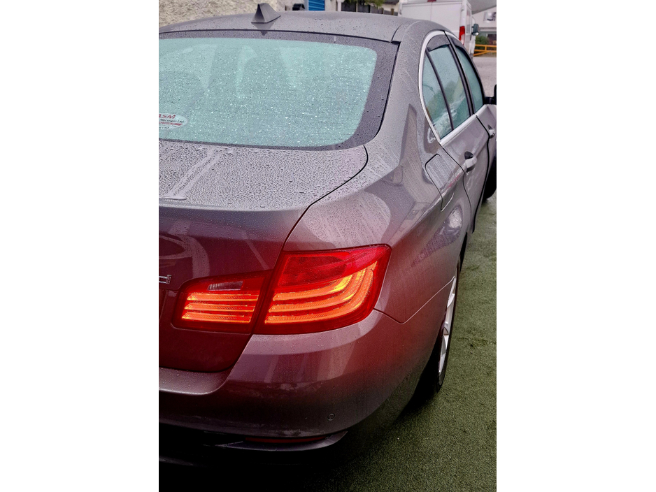 2014 BMW 5 Series - image 10