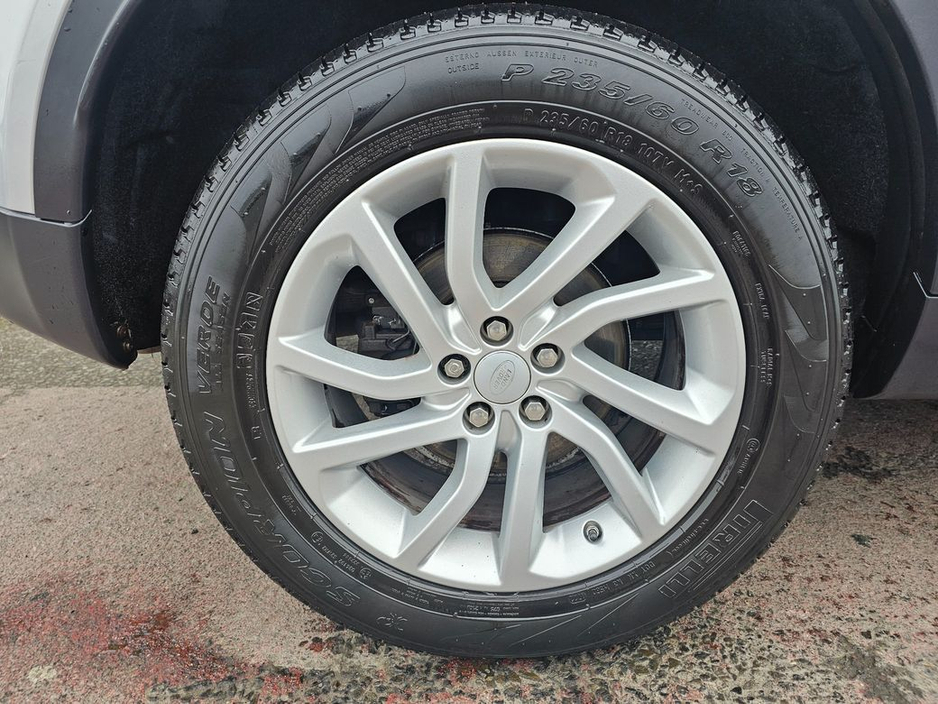 2018 Land Rover Discovery Sport - image 28