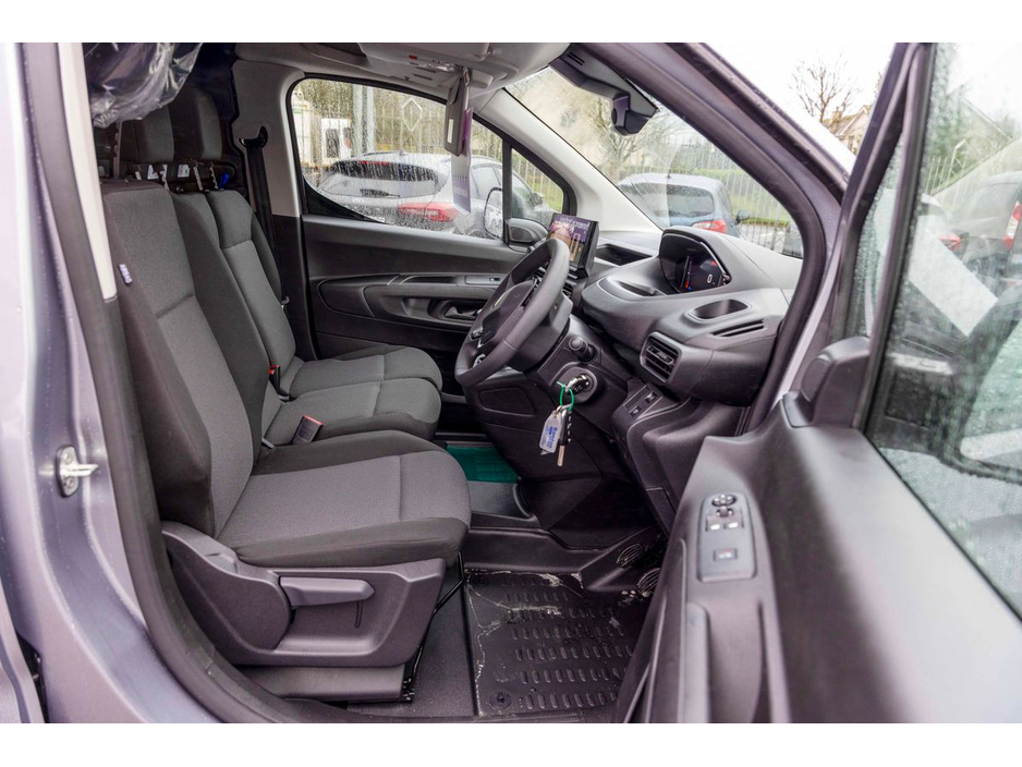 2026 Peugeot Partner 2026 PRE REG OFFER PARTNER PROF PLUS 1.5 HDI 100 €23,750