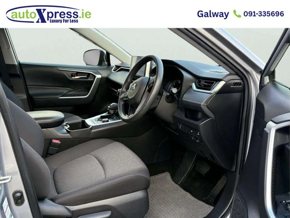 2022 Toyota Rav4 - image 11