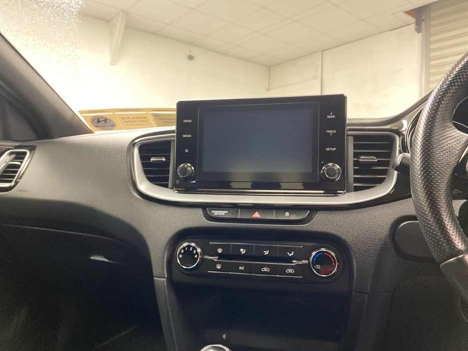 2021 Kia Ceed - image 9