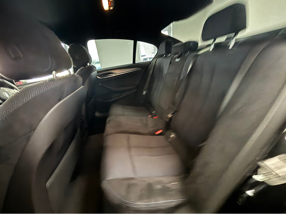 2020 BMW 5 Series - image 14