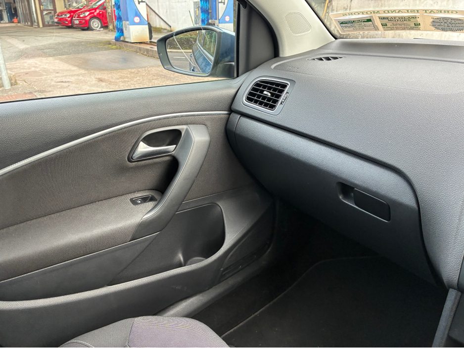 2016 Volkswagen Polo - image 22