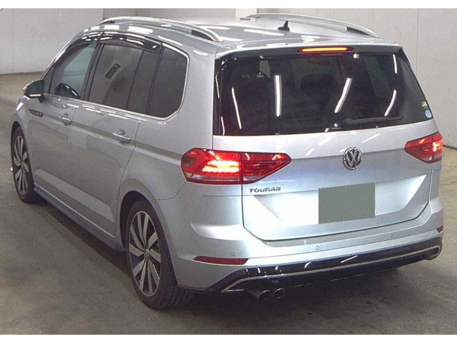 2020 Volkswagen Touran  €27,950