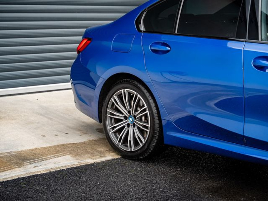 2021 BMW 3 Series 330E M SPORT €27,950