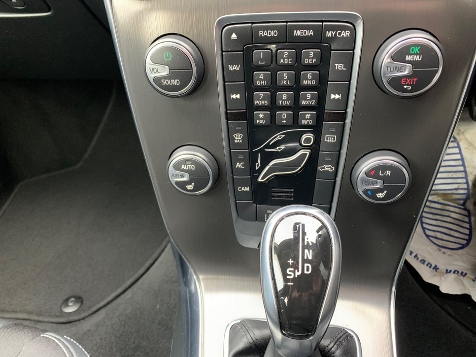 2014 Volvo V40 VOLVO V40 1.6 T4 180 BHP AUTO R-DESIGN // VERY LOW MILEAGE // EXCELLENT CONDIITION // TIMING BELT/WATE PUMP REPLACED // €9,950