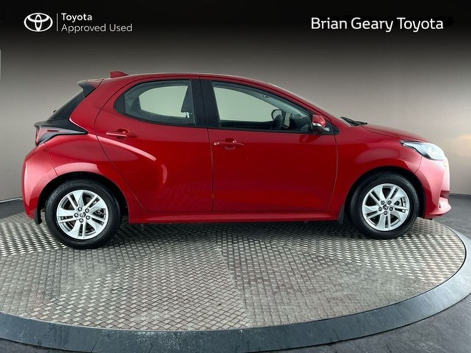 2025 Toyota Yaris HYBRID LUNA €26,950