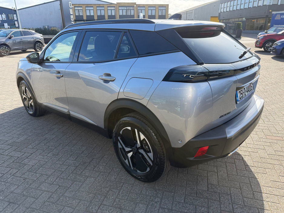2025 Peugeot 2008 - image 6
