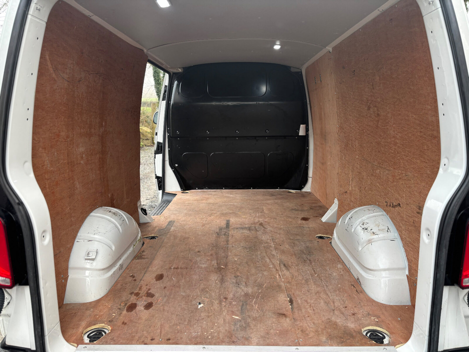 2021 Volkswagen Transporter  €18,998