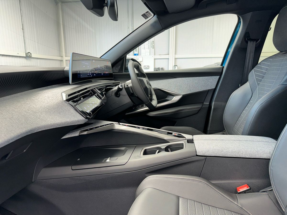 2026 Peugeot 3008 - image 2