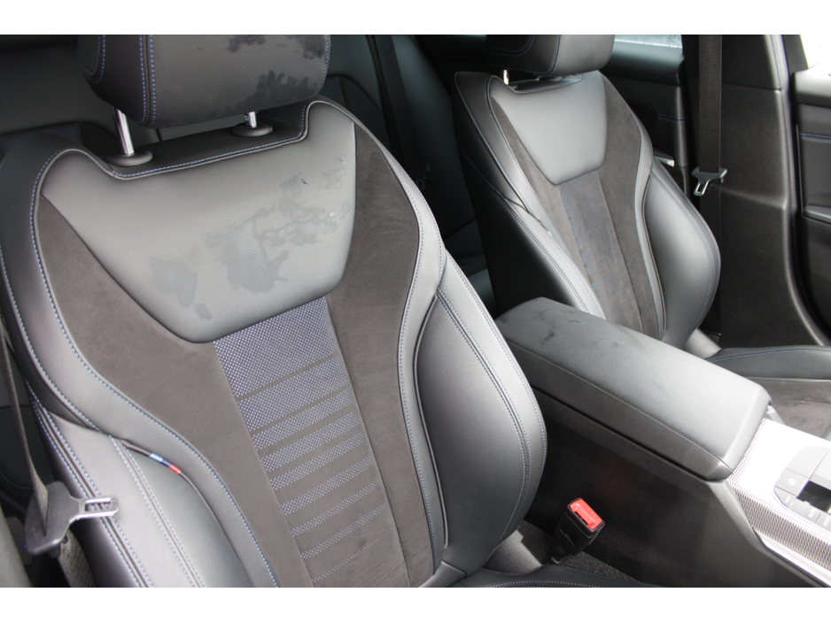 2020 BMW 3 Series - image 12