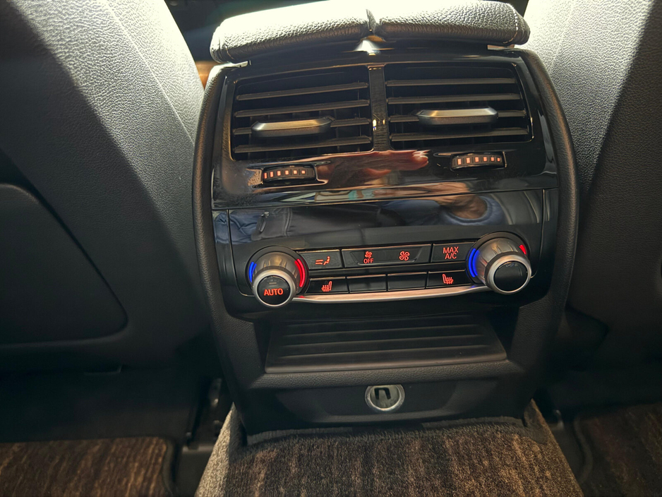 2019 BMW 5 Series - image 20