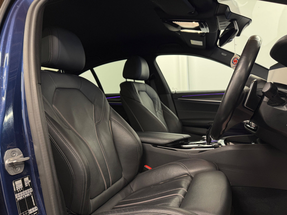 2022 BMW 5 Series - image 10