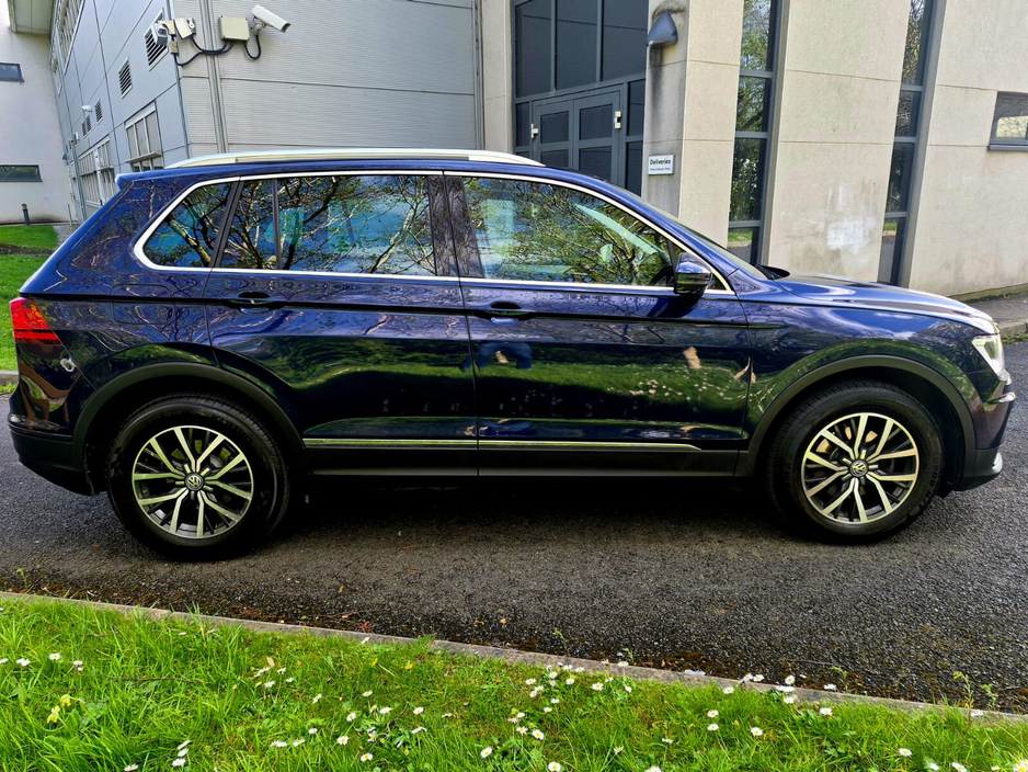 2017 Volkswagen Tiguan - image 9