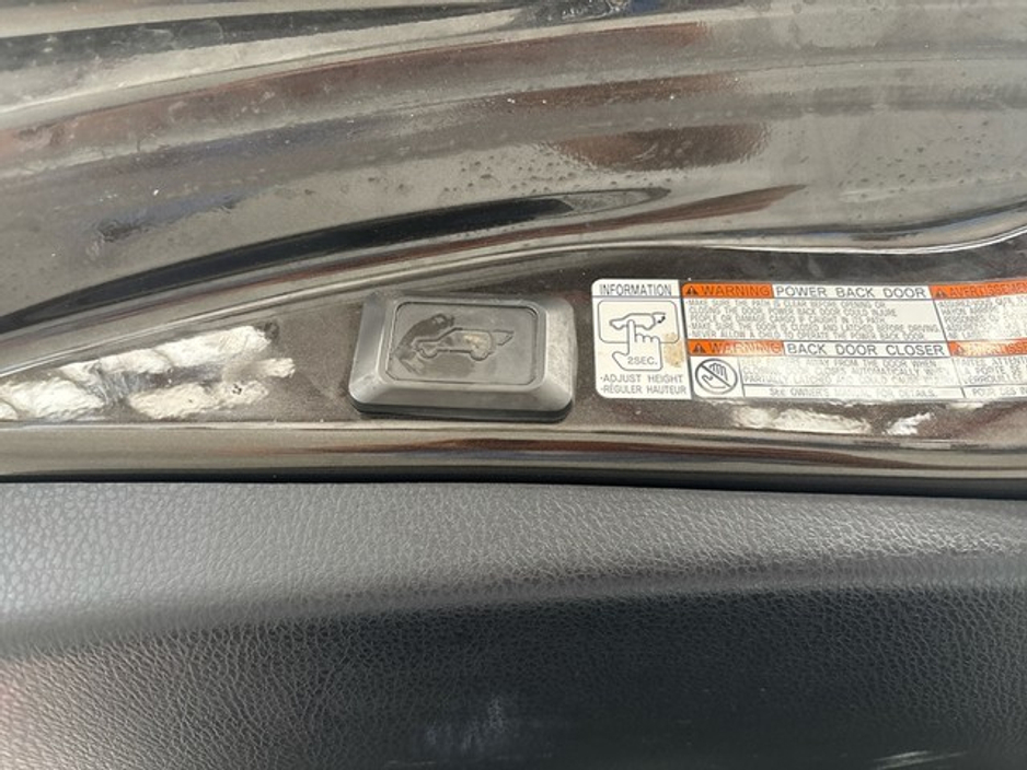 2014 Toyota Rav4 - image 11