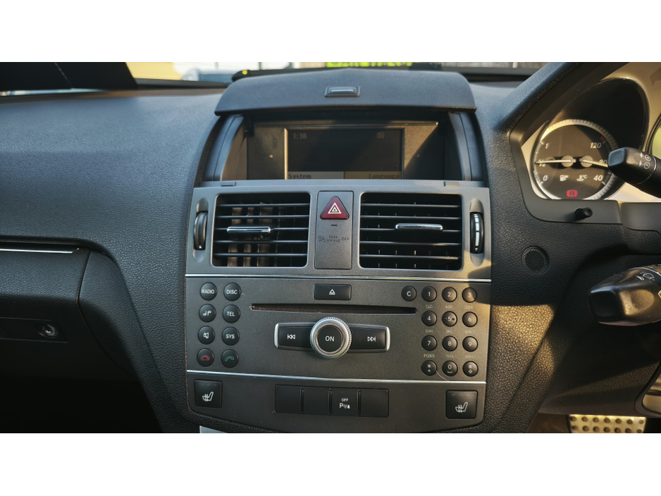 2010 Mercedes-Benz C Class - image 22