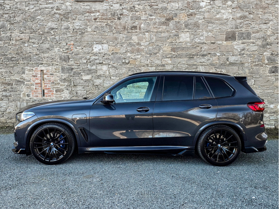 2022 BMW X5 - image 5
