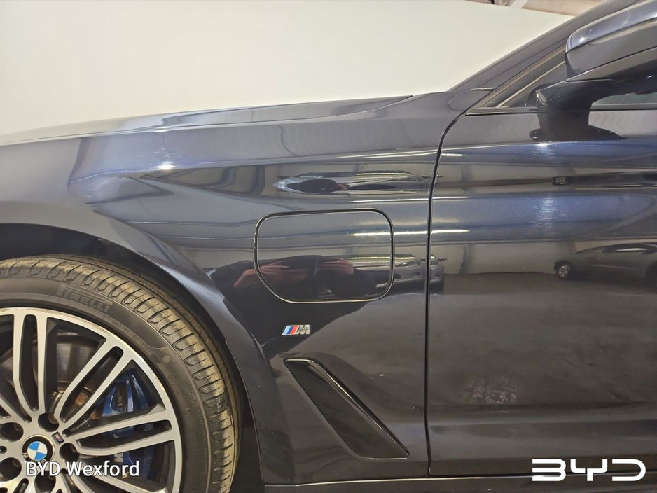 2019 BMW 5 Series - image 18