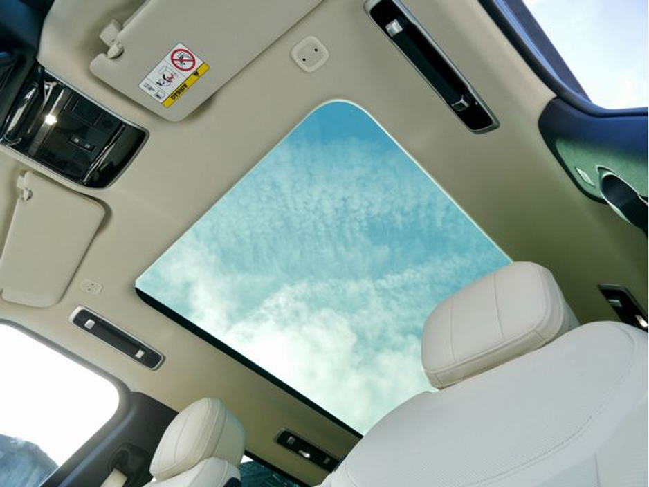 2025 Land Rover Range Rover - image 13