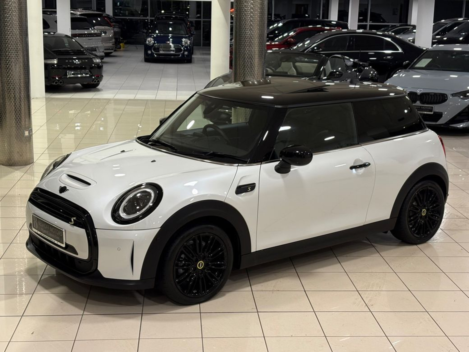 2024 MINI Hatch LEVEL 3 COOPER S=PAN ROOF//LOW MILES//AS NEW=FULL MINI SERVICE HISTORY=TAILORED FINANCE PACKAGES AVAILABLE=TRADE IN’S WELCOME €25,995