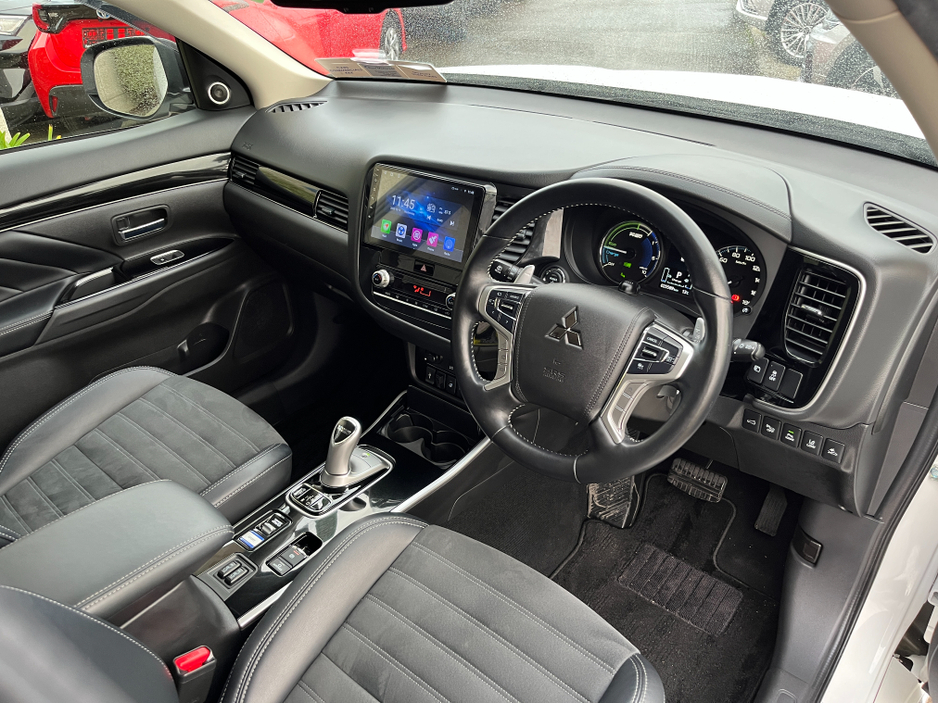2020 Mitsubishi Outlander 4WD G PLUS AUTOMATIC PLUG IN HYBRID 2.4 PETROL //HIGH SPEC//LOW MILES//HALF LEATHER HEATED SEATS//ELECTRIC DRIVERS SEAT//HEATED STEERING WHEEL// €24,950