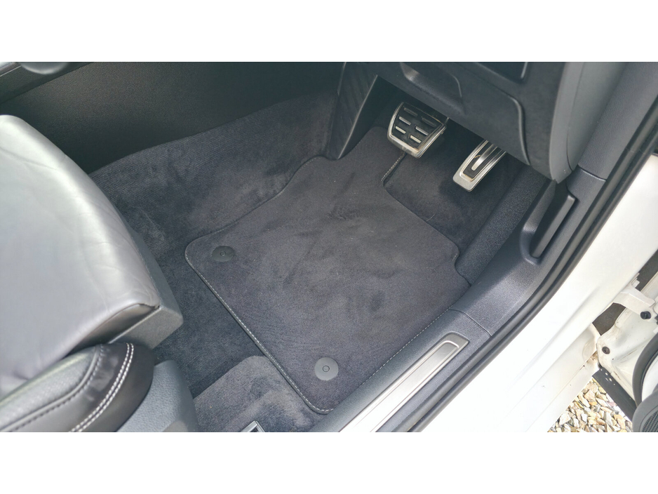 2016 Volkswagen Passat - image 14