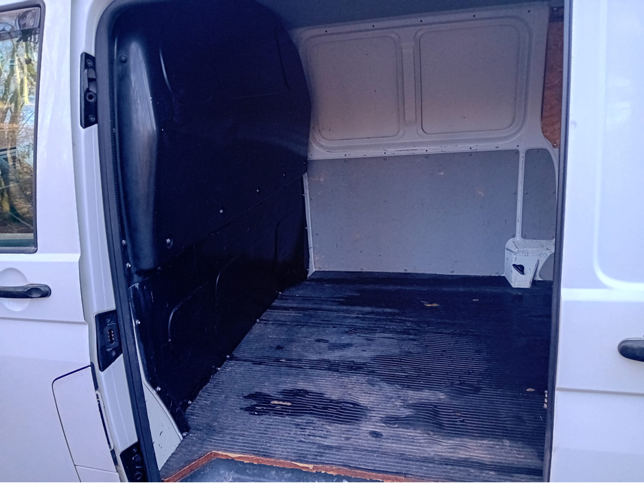 2018 Volkswagen Transporter PVL 3000KG TDI 150 T6 150 BHP 6 SPEED FWD 5DR @ REDDY2DRIVE LTD €15,850