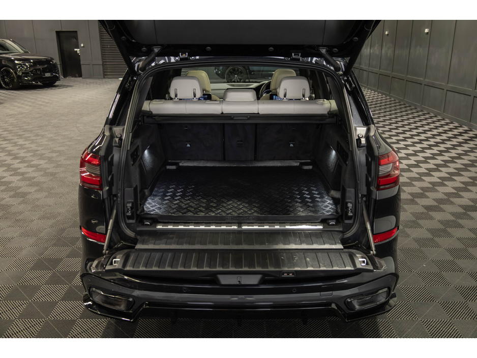 2022 BMW X5 - image 13
