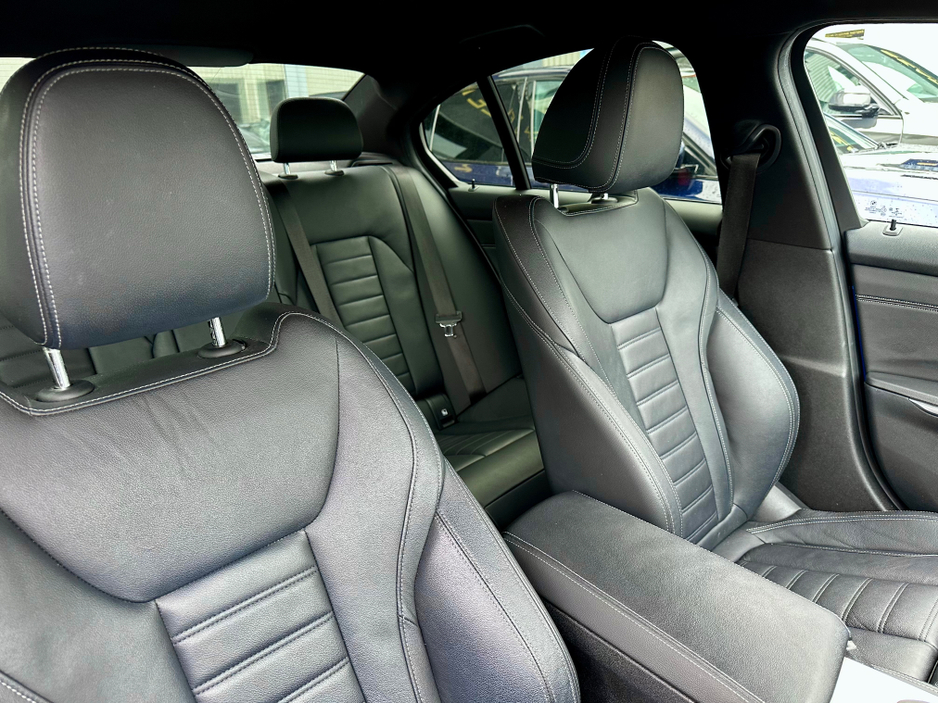 2021 BMW 3 Series - image 6