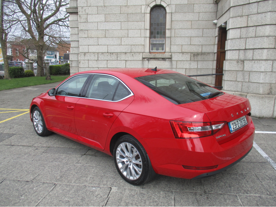 2023 Skoda Superb - image 11